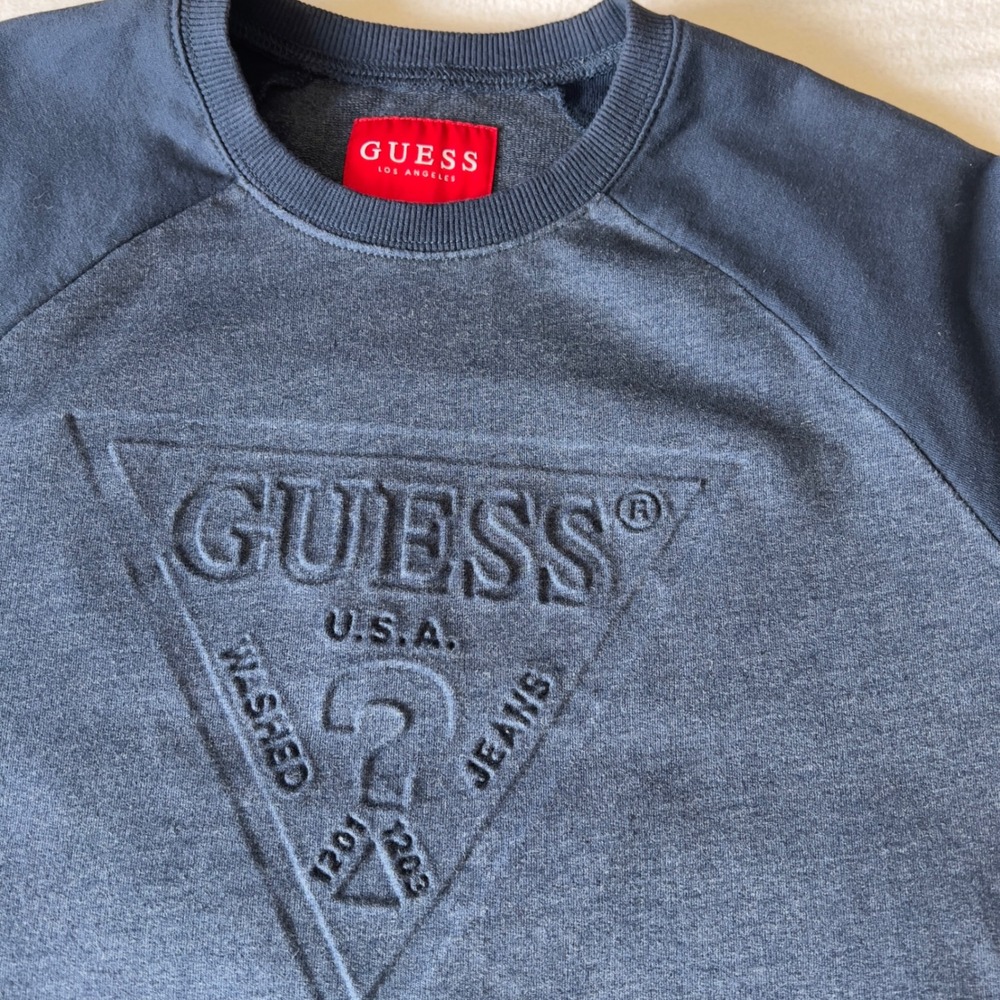 Guess Los Angeles Mens Navy Blue Embossed Logo Raglan Sweatshirt Medium
